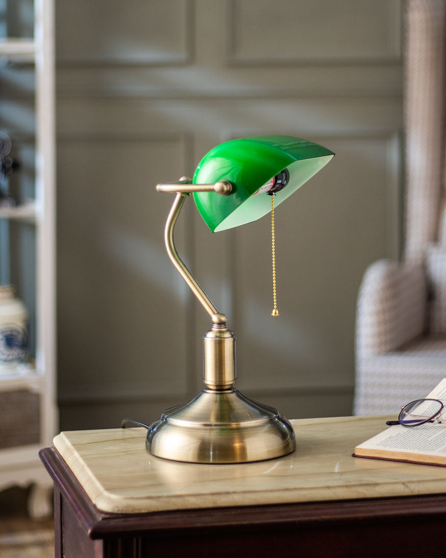 Kalsten | Classic Banker Lamp