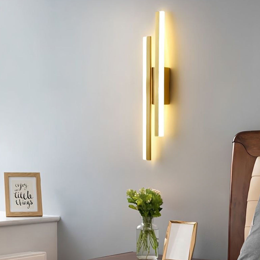 Acrylic Metal LED Wall Lamp Noxord