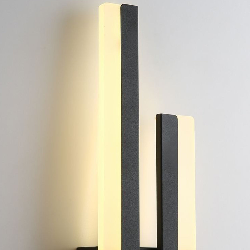 Acrylic Metal LED Wall Lamp Noxord