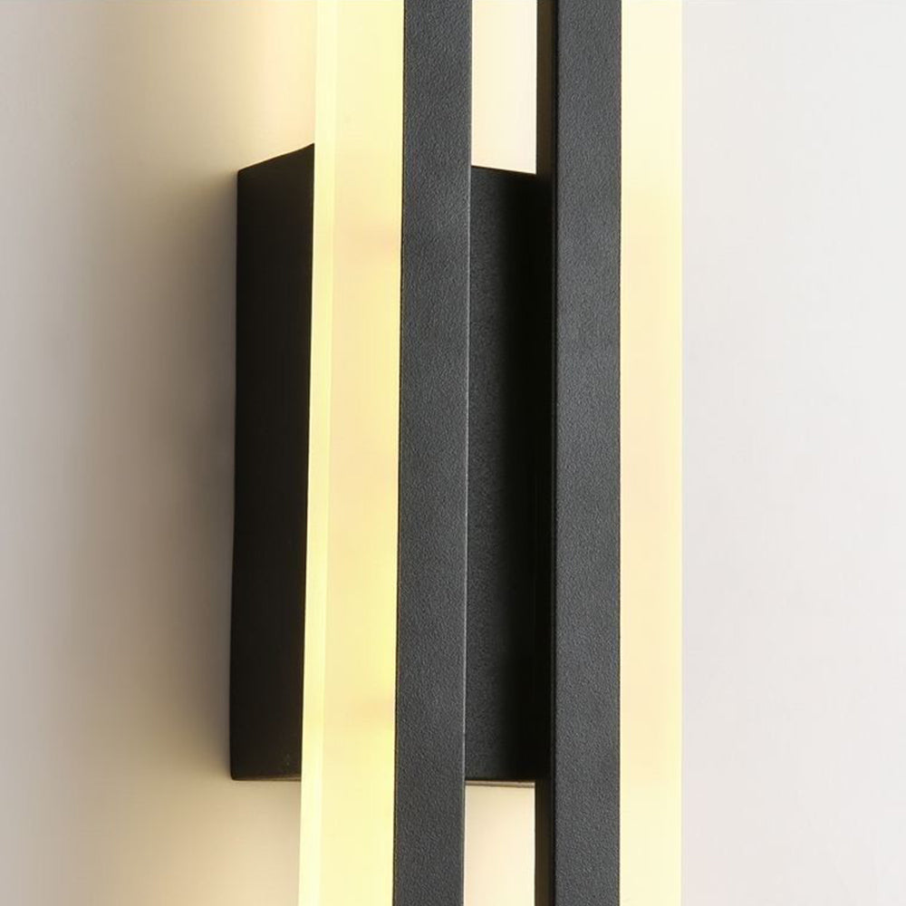 Acrylic Metal LED Wall Lamp Noxord