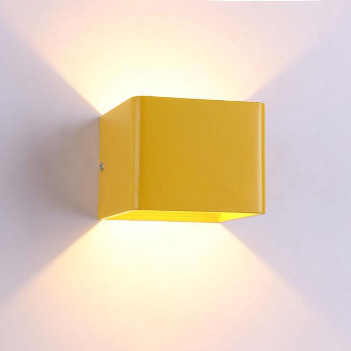 LuminSquare - Square Mini Wall Lamp made of Aluminum Noxord