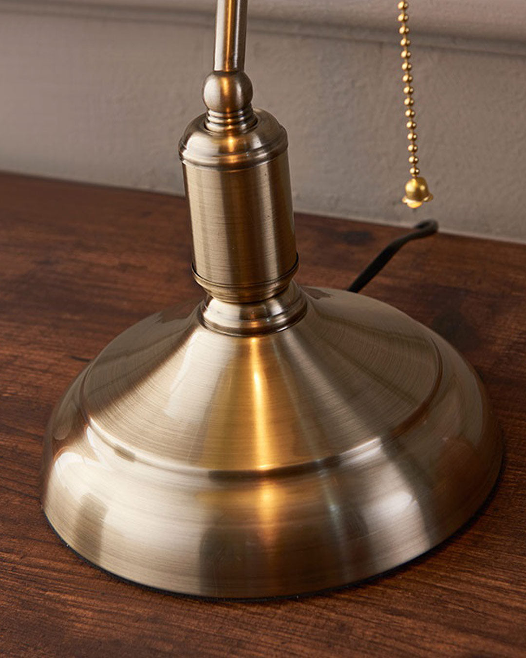 Classic Banker Lamp | Kalsten