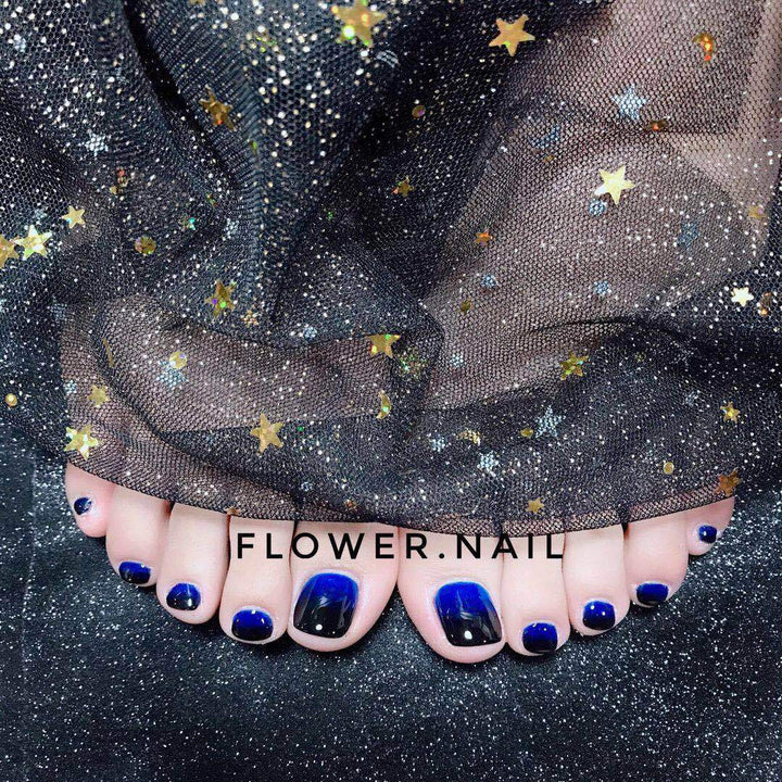 Artistic toenails with sparkling star designs Kalsten