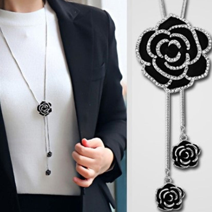 Floral Pendant Necklace Kalsten