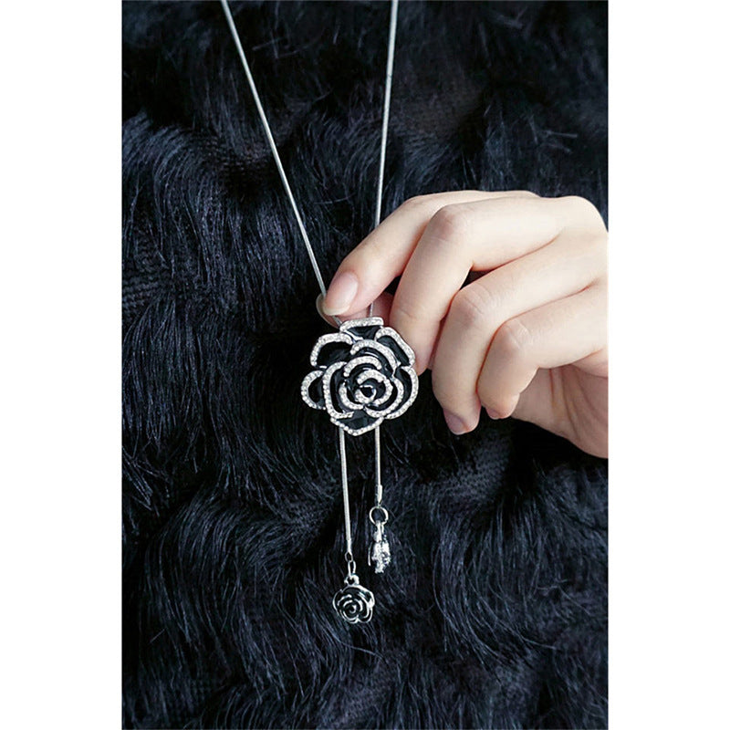 Floral Pendant Necklace Kalsten