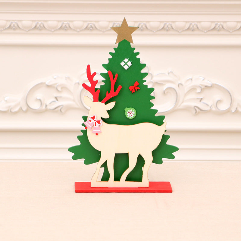 Decorative Christmas Tree with Reindeer Figurine Kalsten