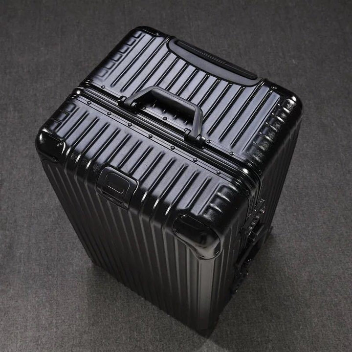 Durable Hard-Shell Travel Suitcase Kalsten