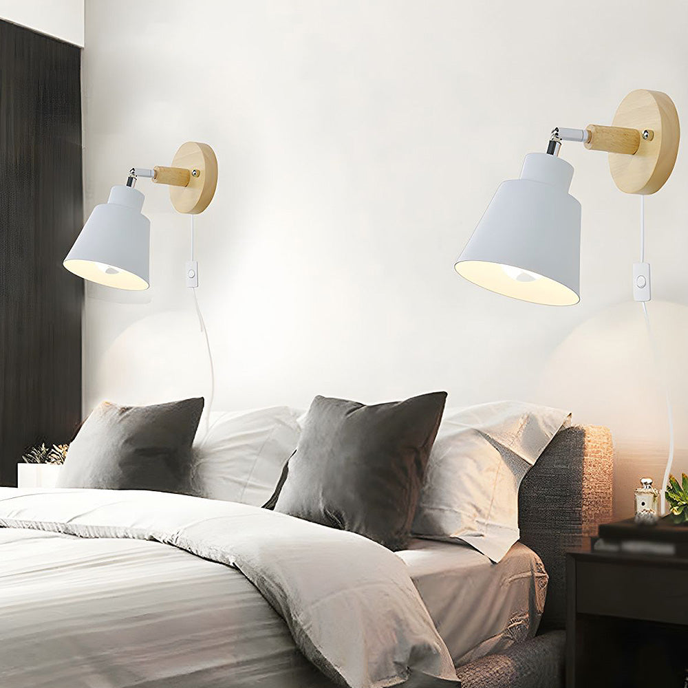 Wall Lamp with Wooden Accent Noxord