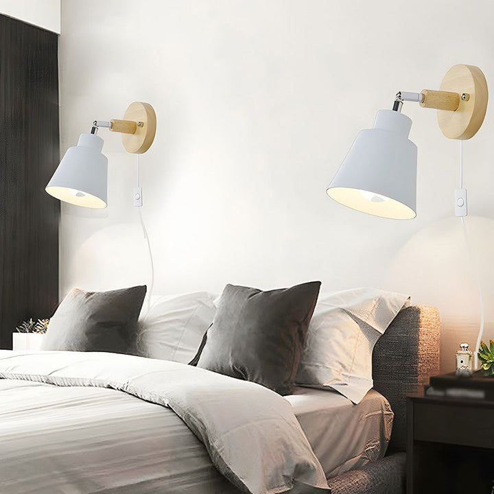 Wall Lamp with Wooden Accent Noxord