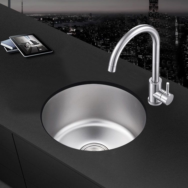 Stainless Steel Kitchen Sink with Strainer