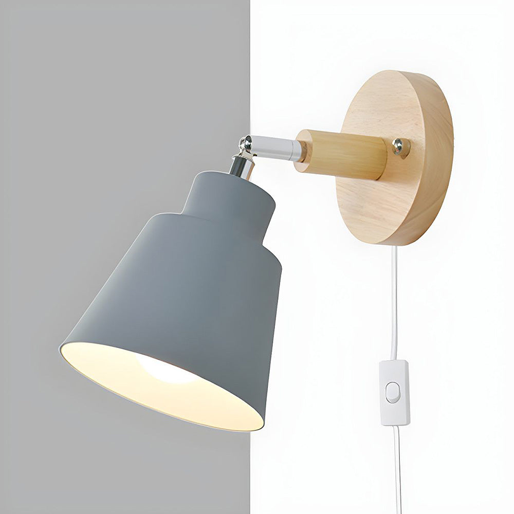 Wall Lamp with Wooden Accent Noxord