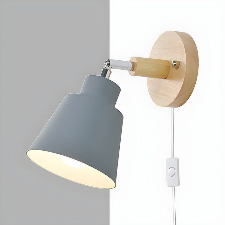 Wall Lamp with Wooden Accent Noxord