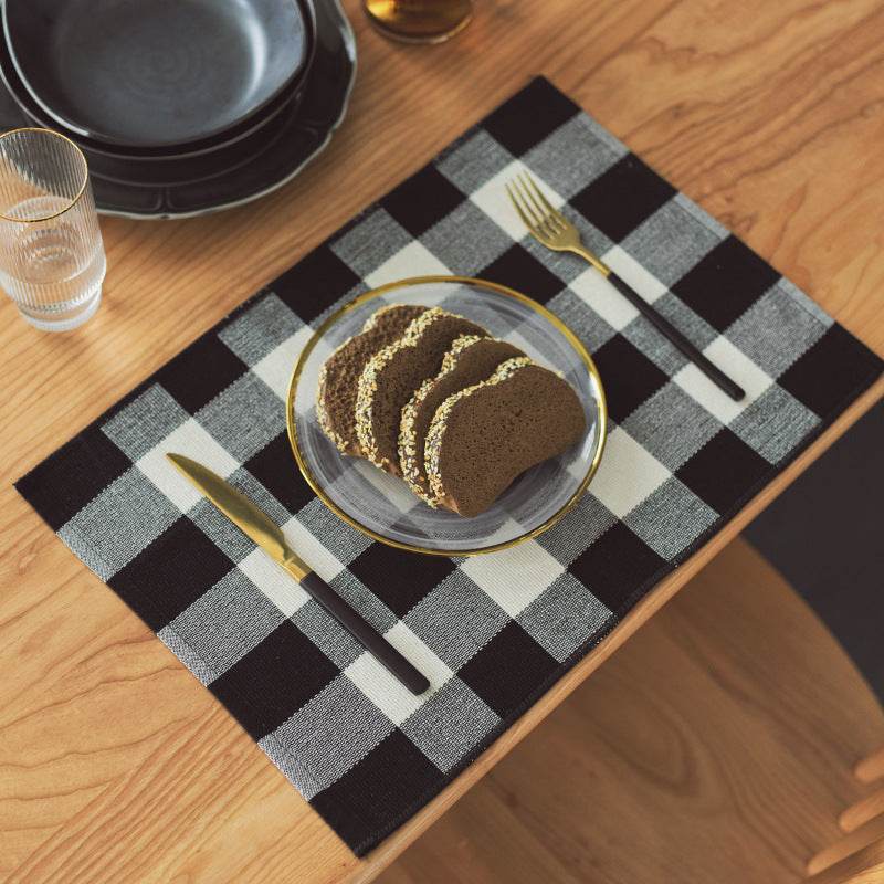 Woven table placemat in buffalo check made of cotton blend Kalsten