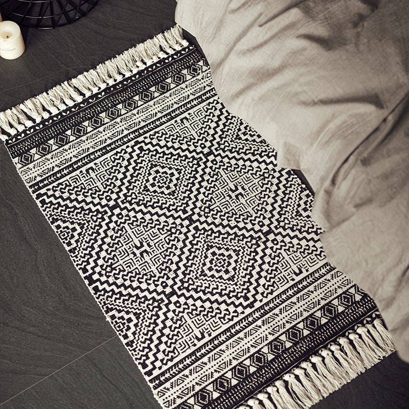 Flat-woven cotton blend runner with ethnic diamond jacquard and fringes Kalsten