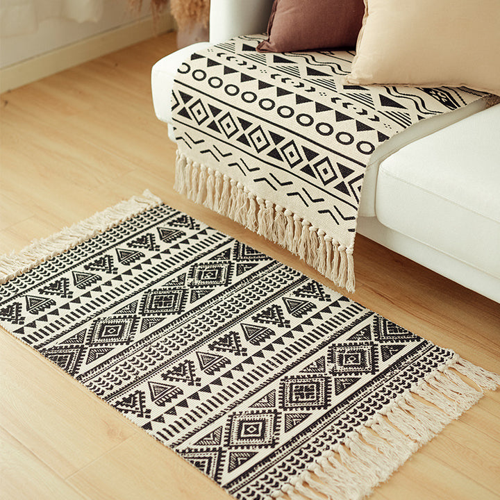 Flat-woven cotton blend runner with ethnic diamond jacquard and fringes Kalsten
