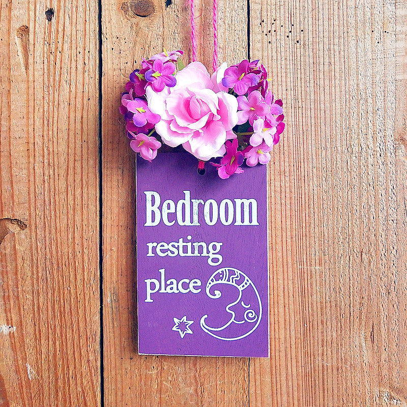 Decorative Bedroom Sign with Floral Accents