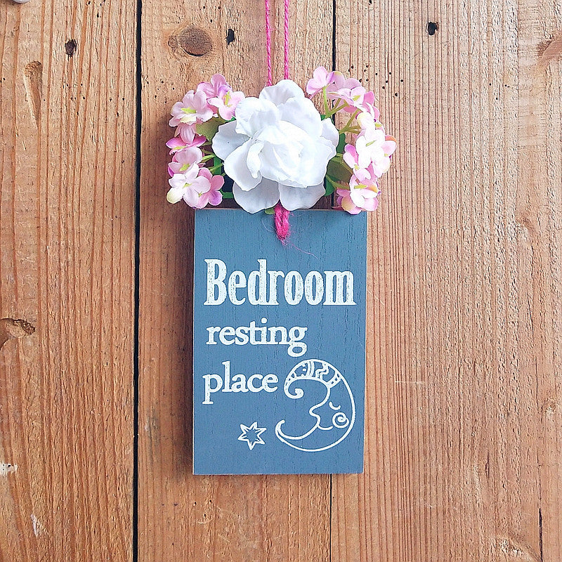 Decorative Bedroom Sign with Floral Accents