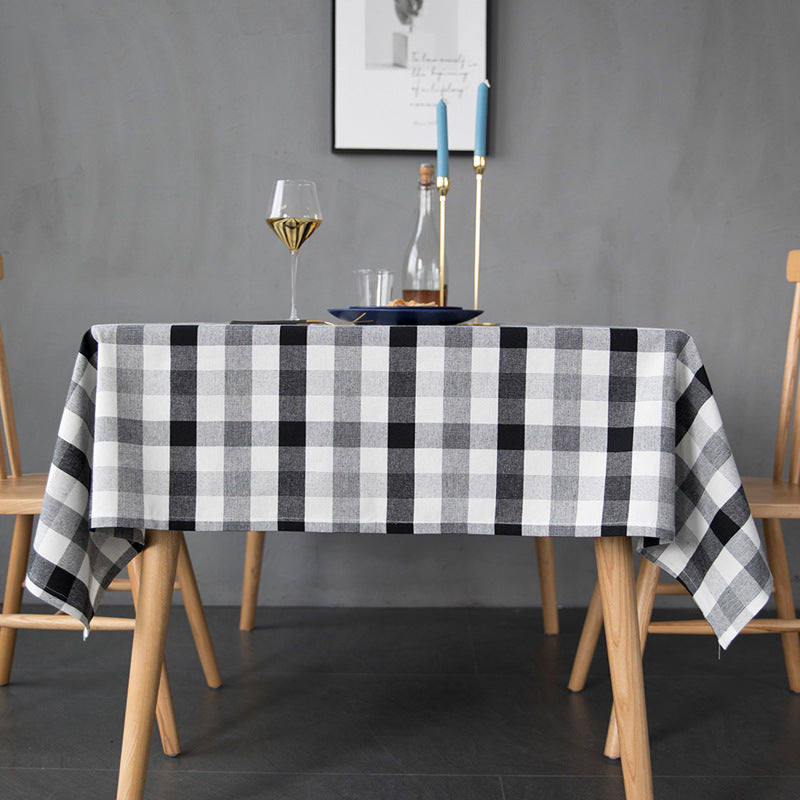 Water-repellent rectangular tablecloth in classic Vichy check made of cotton-linen