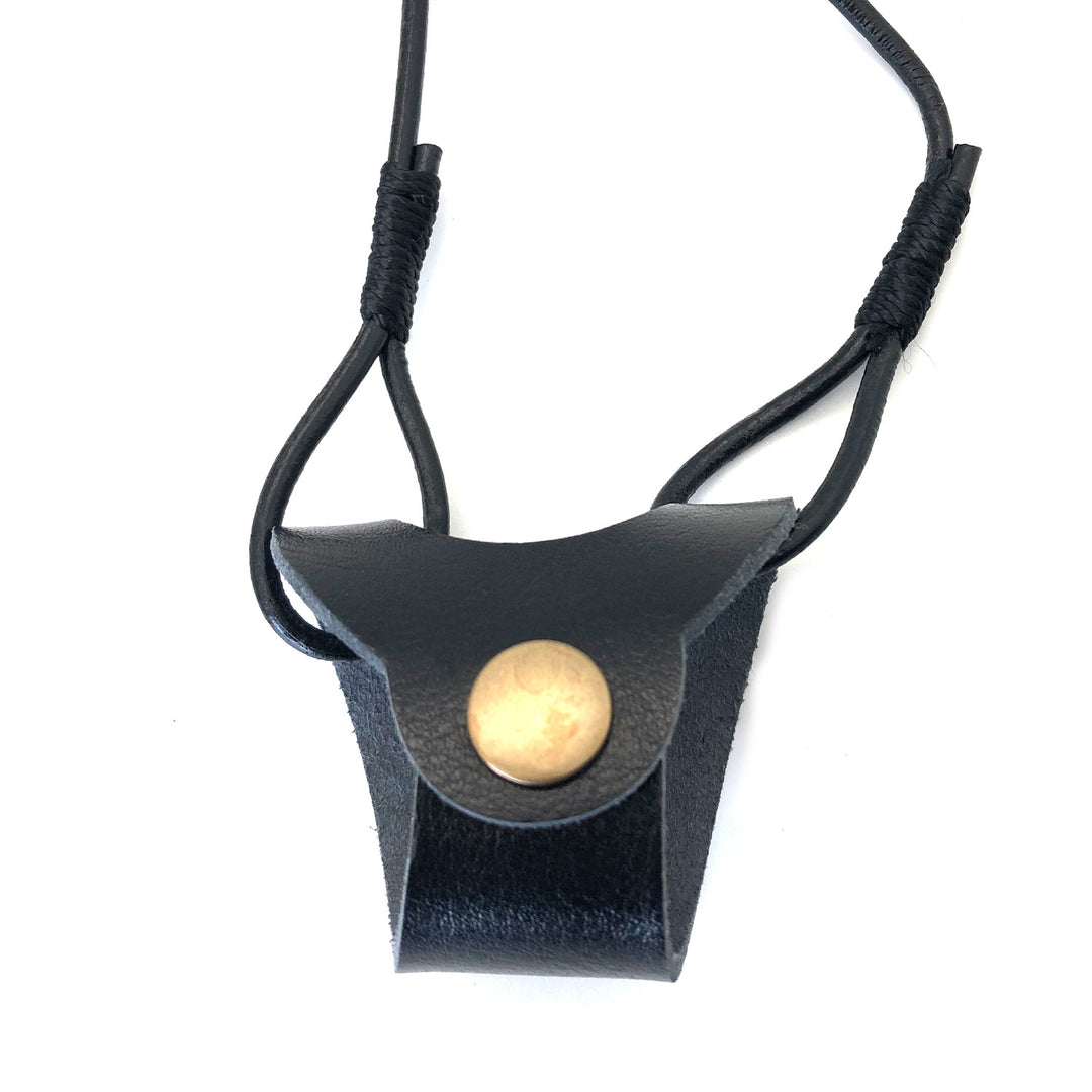 Versatile Eyewear Retainer Holder Kalsten