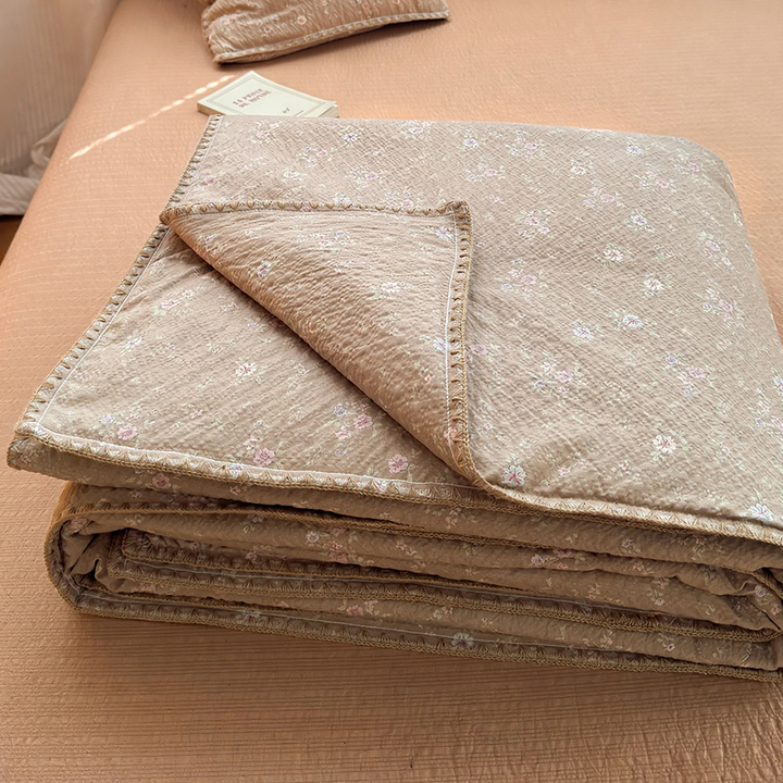 Cotton summer blanket with puff cotton filling