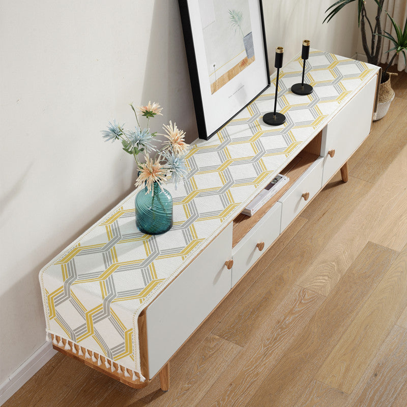 Geometric Triangle Pattern Table Runner
