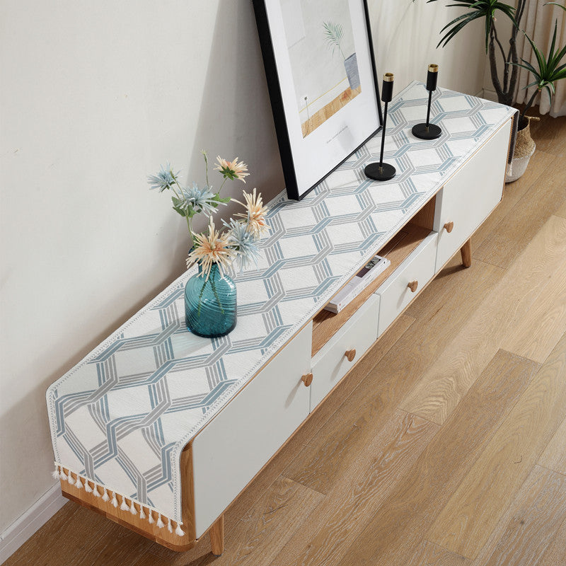 Geometric Triangle Pattern Table Runner