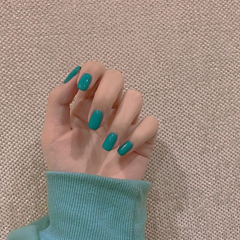 Artificial nail extensions with modern design Kalsten