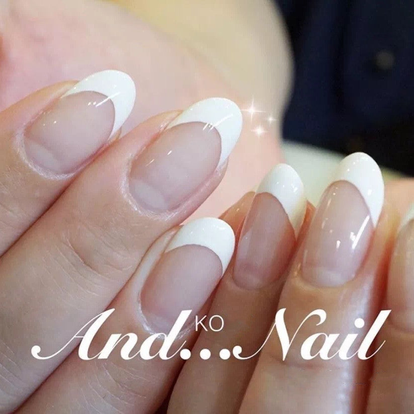 High-quality artificial nails in classic French Tip design Kalsten