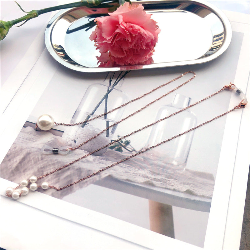 Elegant Pearl Chain Eyewear Holder Kalsten