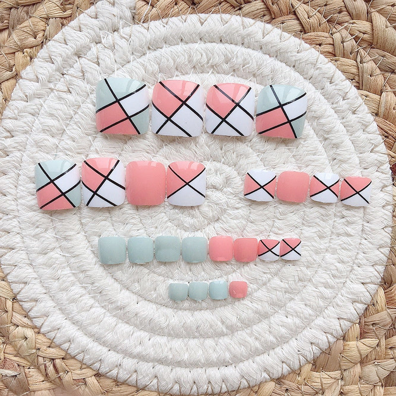 Artful toenails with modern design Kalsten