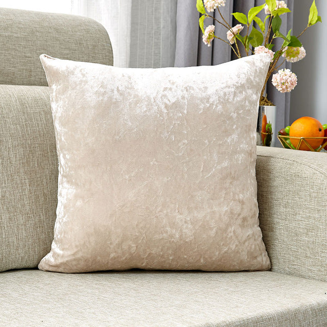 Square cushion cover made of crushed velvet with a soft texture and concealed zipper Kalsten