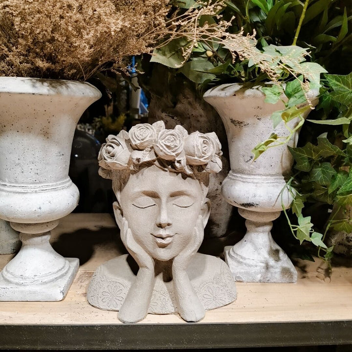 Decorative head with rosary Kalsten