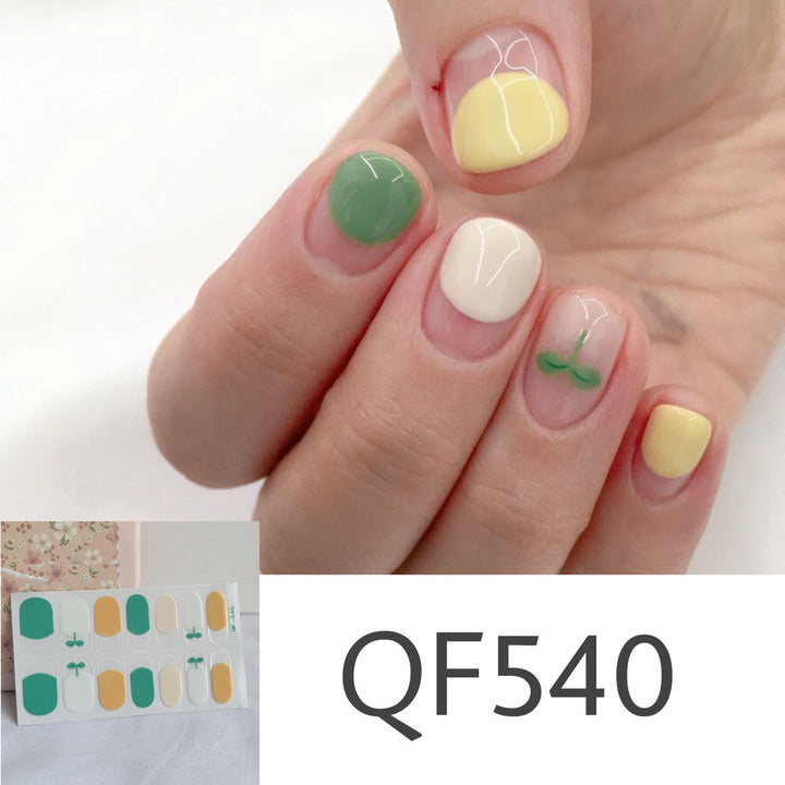 Artificial nail art with star design Kalsten