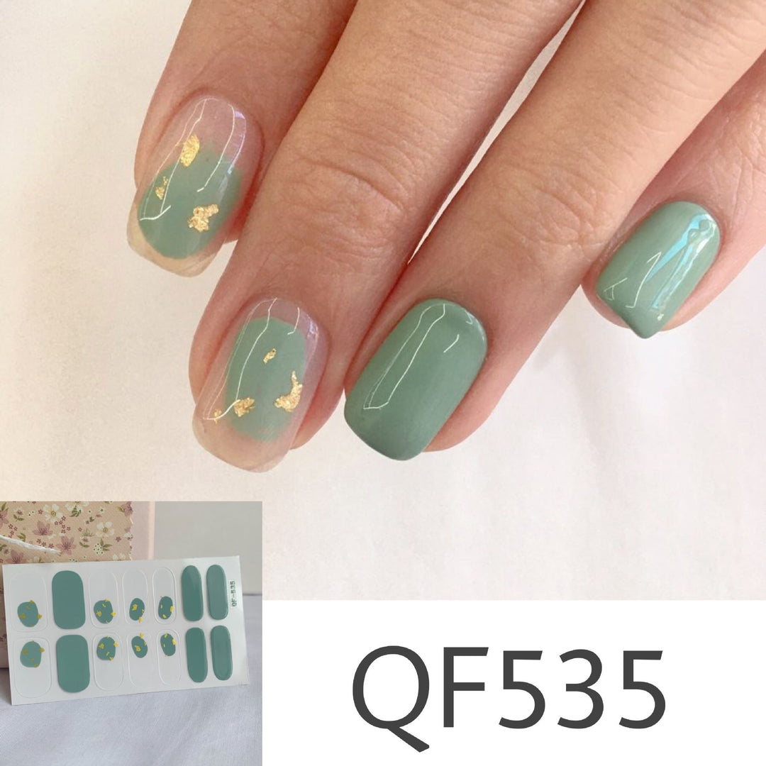 Artificial nail art with star design Kalsten