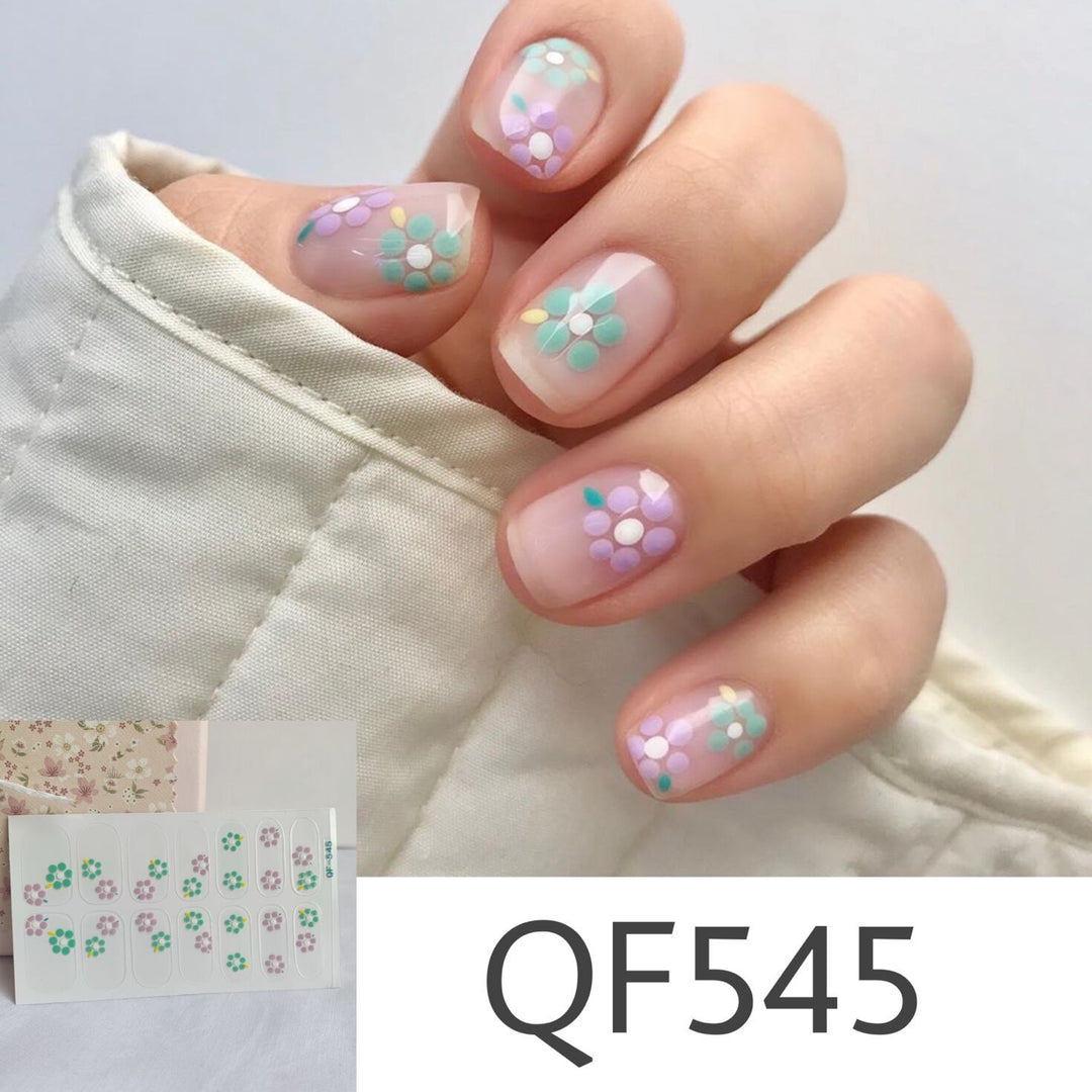 Artificial nail art with star design Kalsten