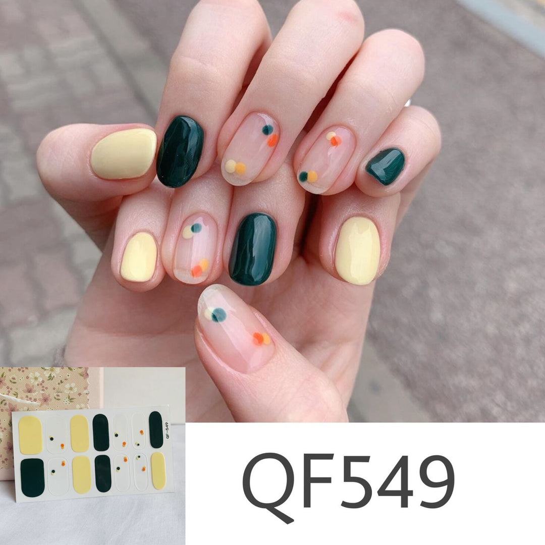 Artificial nail art with star design Kalsten