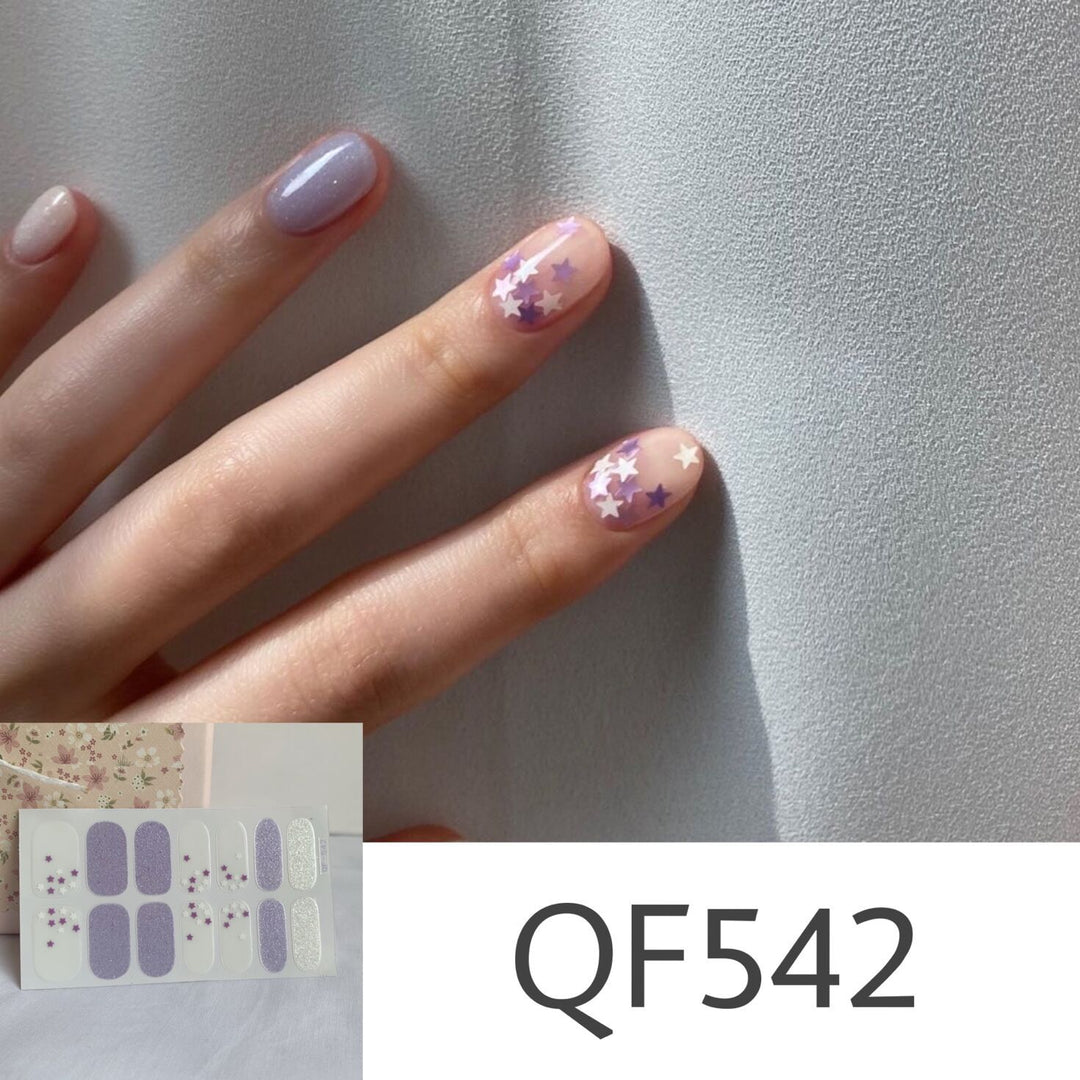 Artificial nail art with star design Kalsten