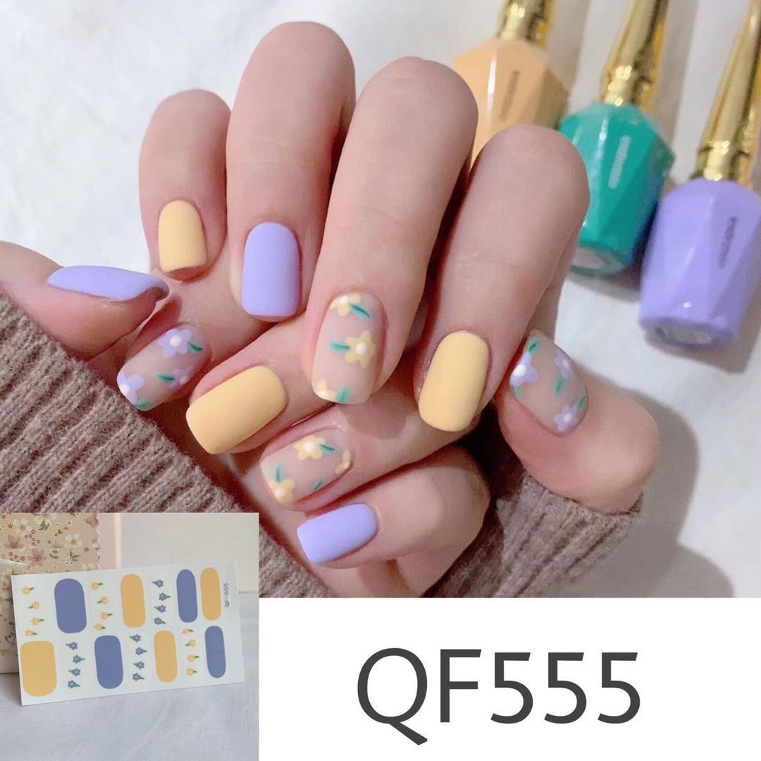 Artificial nail art with star design Kalsten