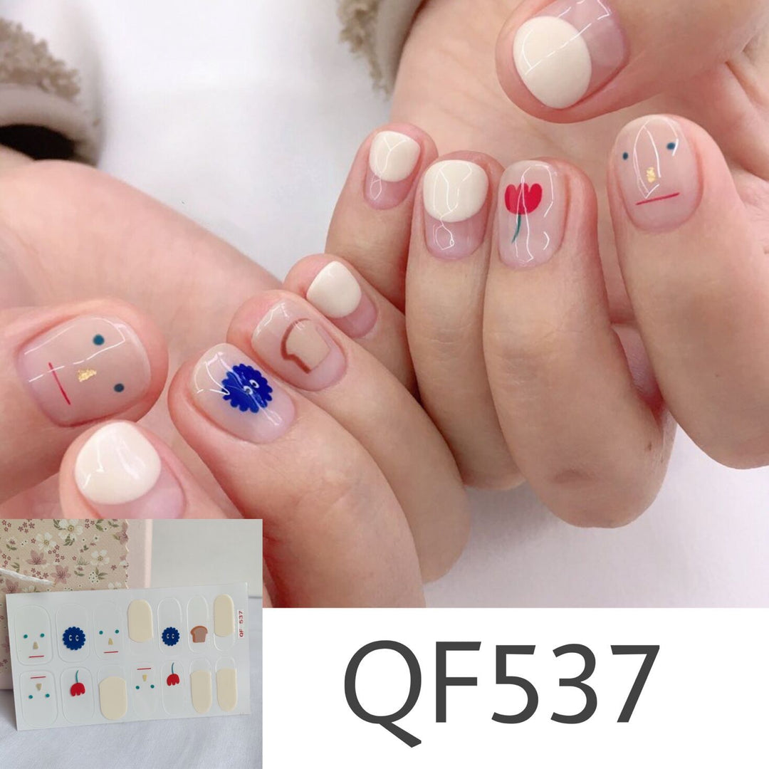 Artificial nail art with star design Kalsten