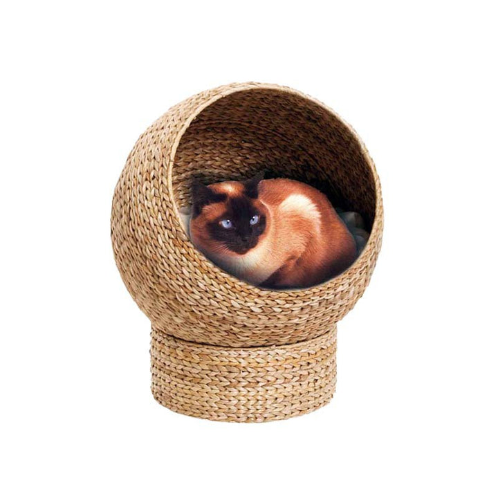 Modern cat bed made of natural handwoven Kalsten