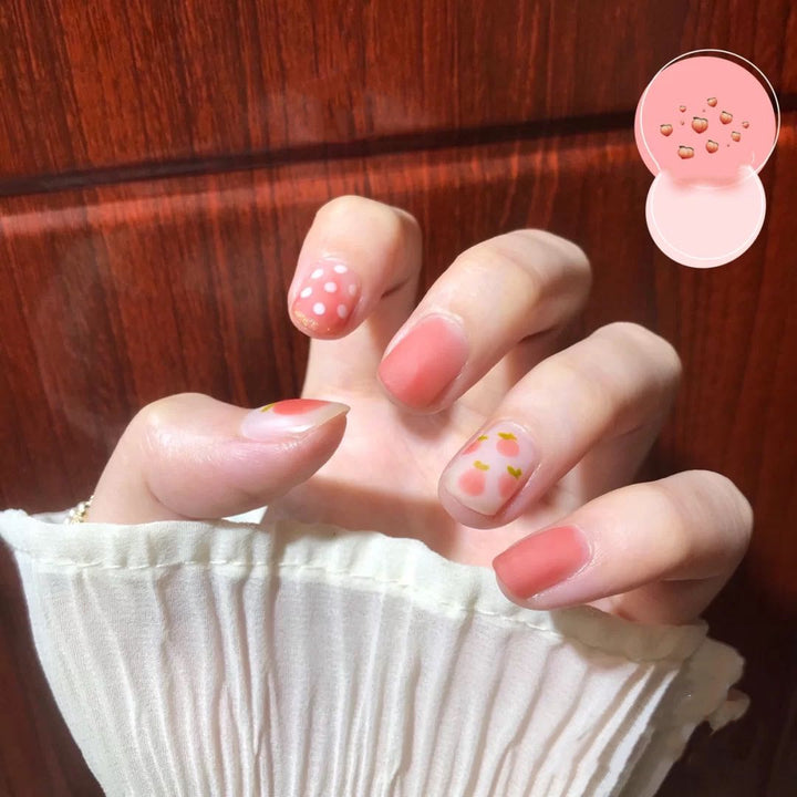Artificial nails with matte and glossy accents Kalsten