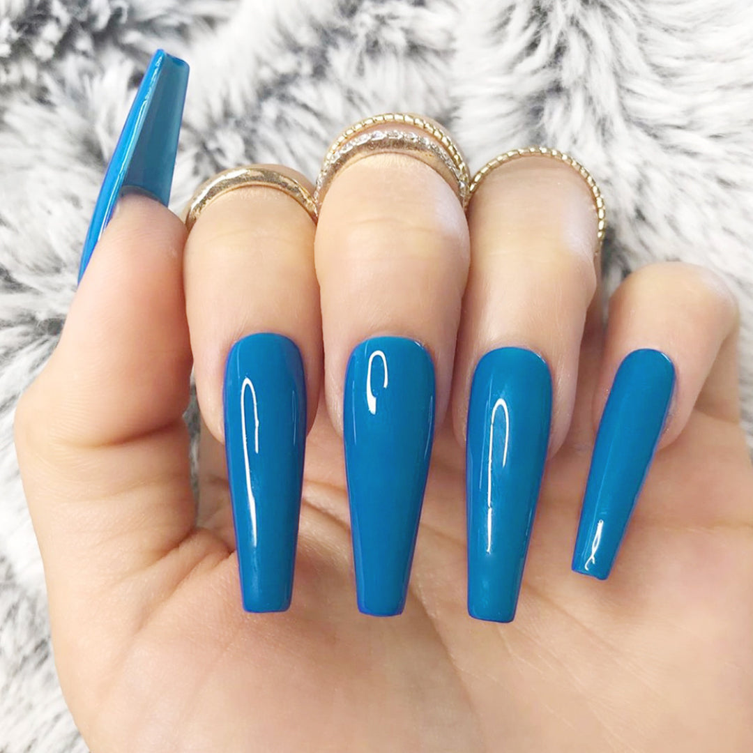 Glamorous artificial nails with high-gloss finish Kalsten