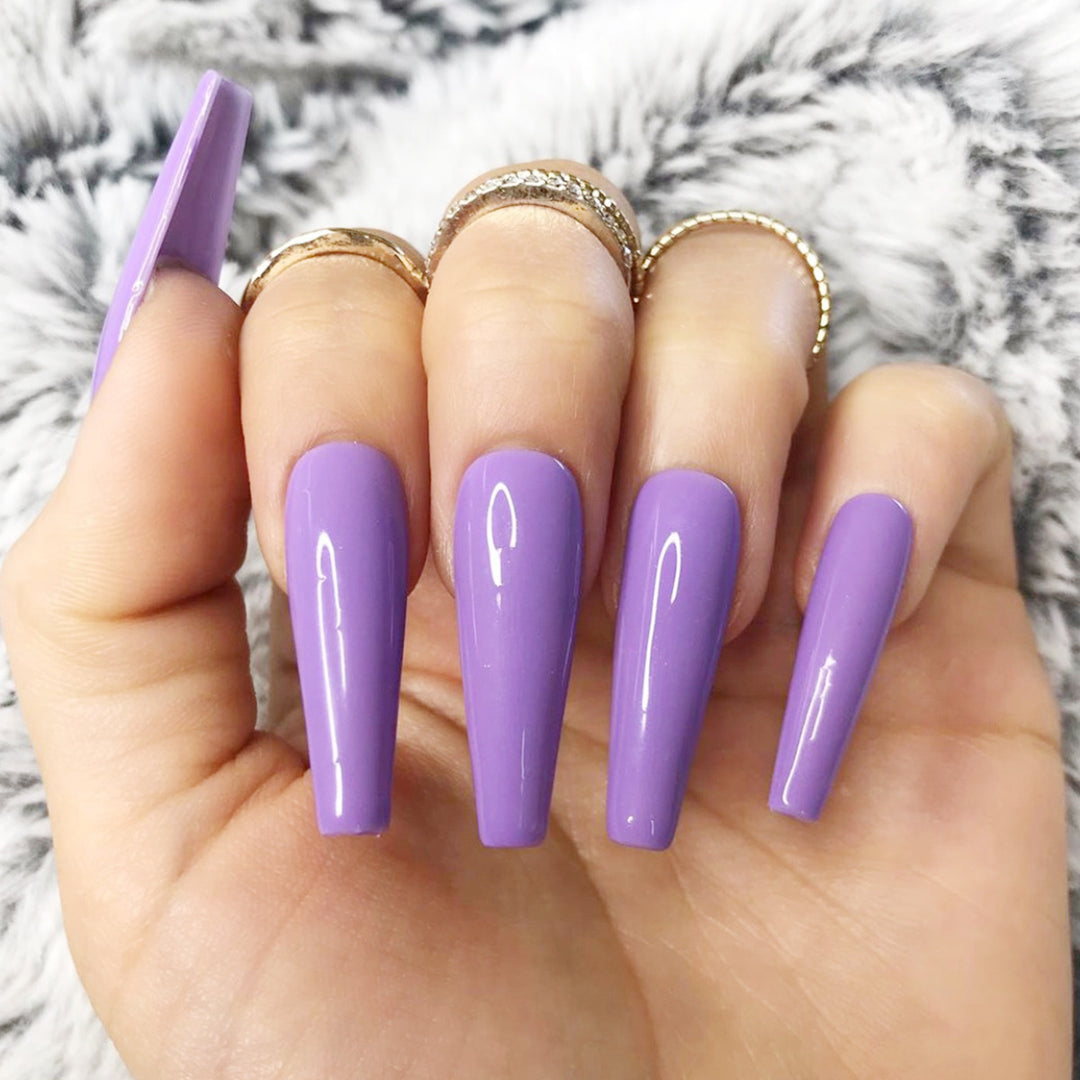 Glamorous artificial nails with high-gloss finish Kalsten