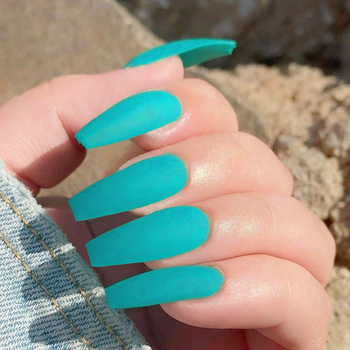 Glamorous artificial nails with high-gloss finish Kalsten