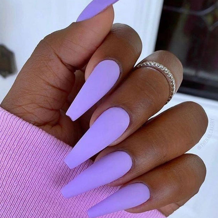 Glamorous artificial nails with high-gloss finish Kalsten
