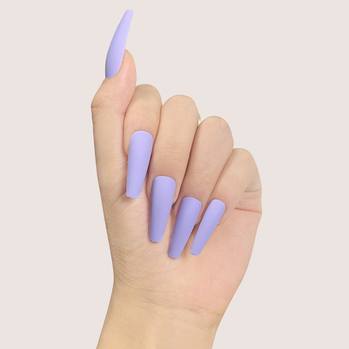 Glamorous artificial nails with high-gloss finish Kalsten