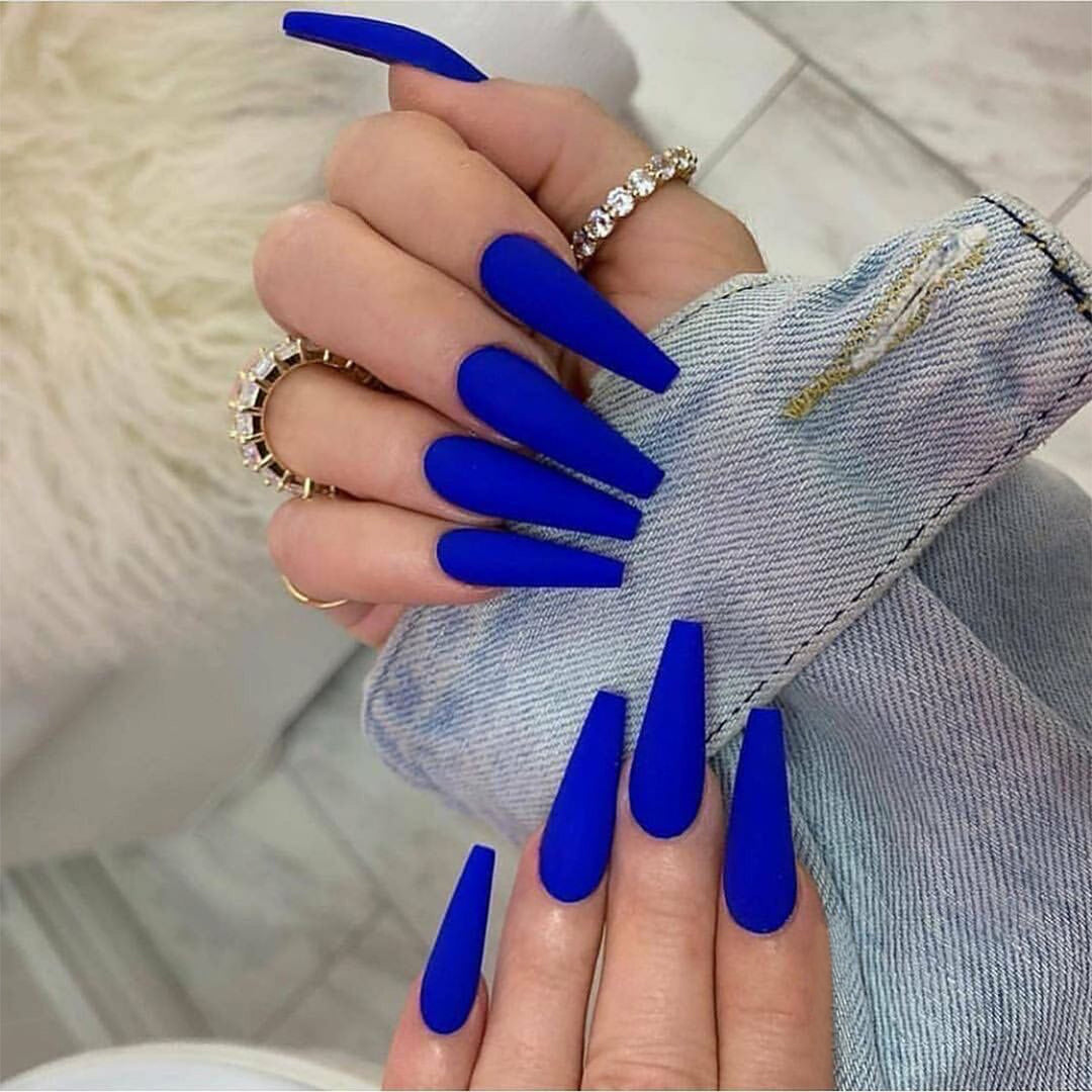 Glamorous artificial nails with high-gloss finish Kalsten