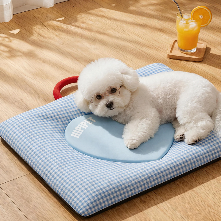 Breathable pet mat with pattern