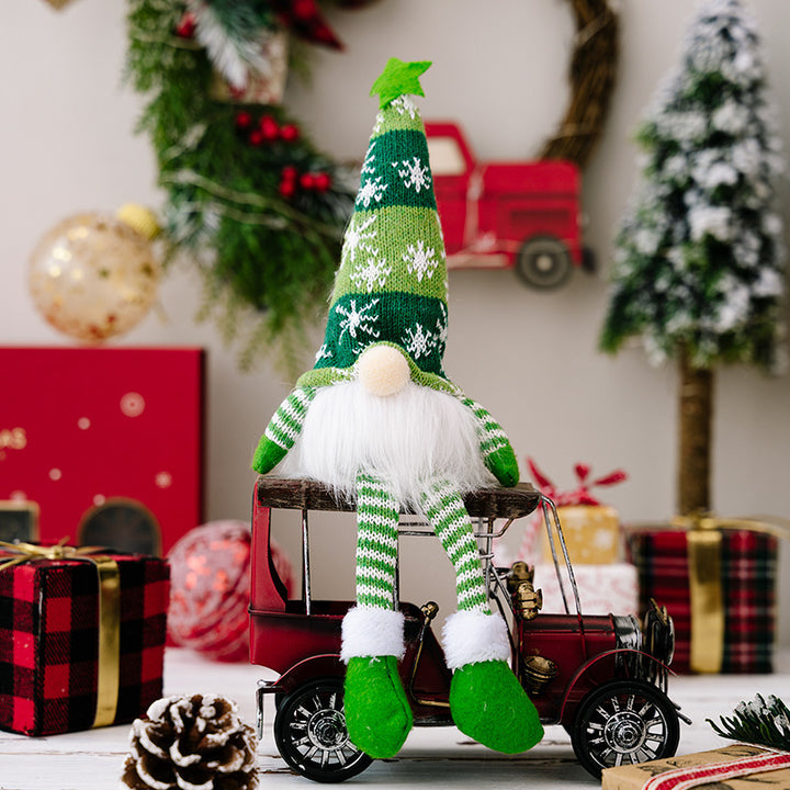 Illuminated Christmas gnome figurines with knitted hat