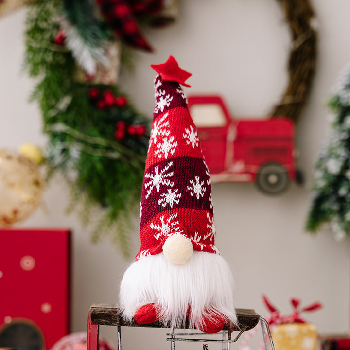 Illuminated Christmas gnome figurines with knitted hat
